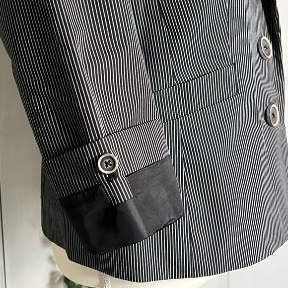 🌷NWOT Apostrophe black stripe blazer - Picture 8 of 10